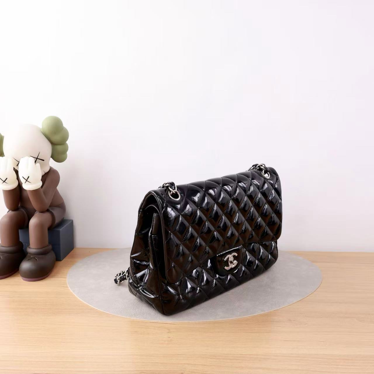 Chanel timeless classic jumbo crossbody bag