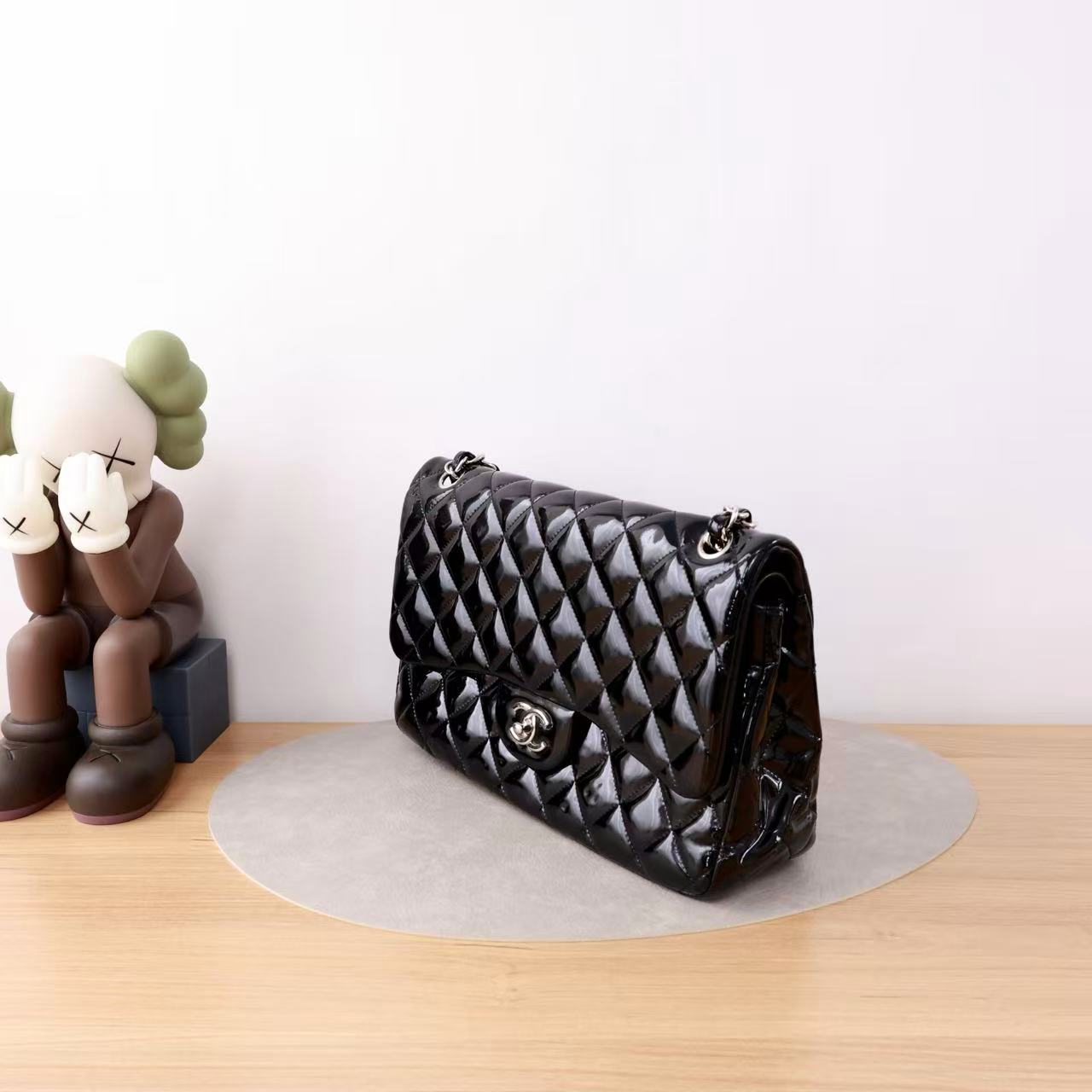 Chanel timeless classic jumbo crossbody bag