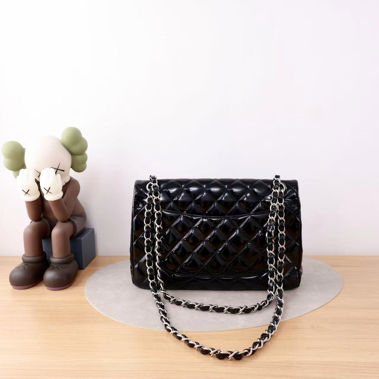 Chanel timeless classic jumbo crossbody bag