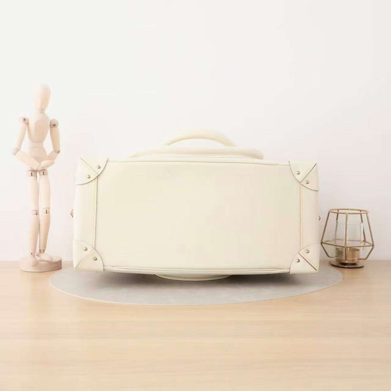 Louis Vuitton white Suhali superbe handbag