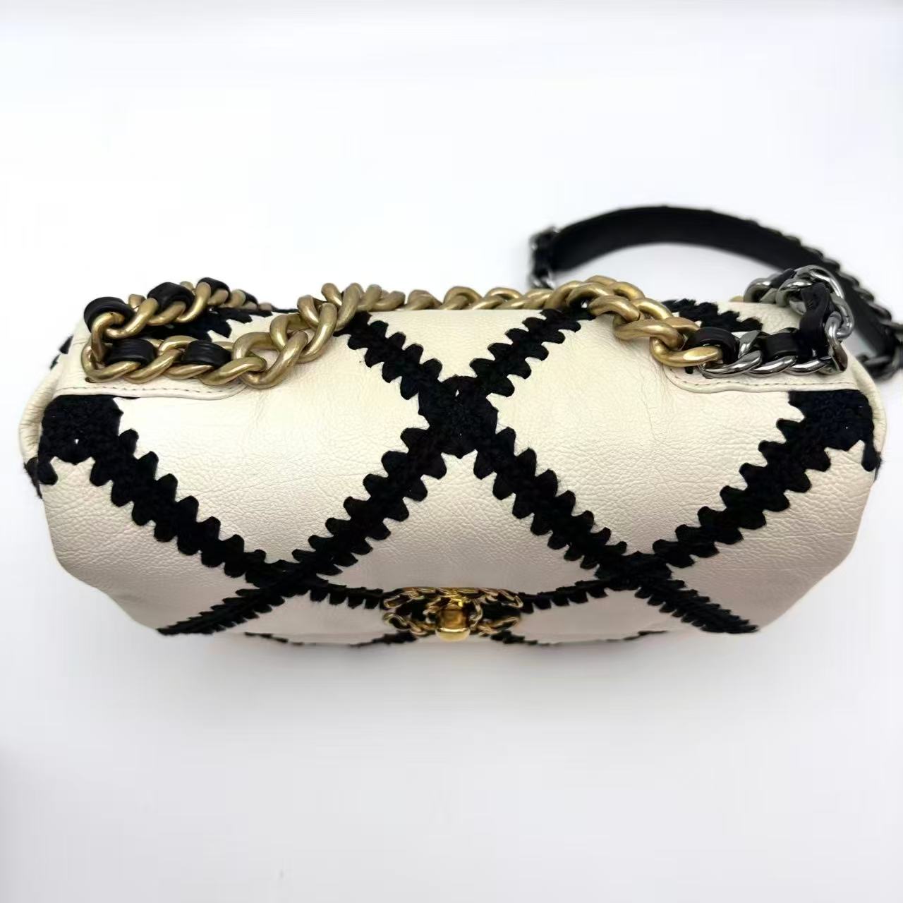 Chanel 19bag medium B&W handbag