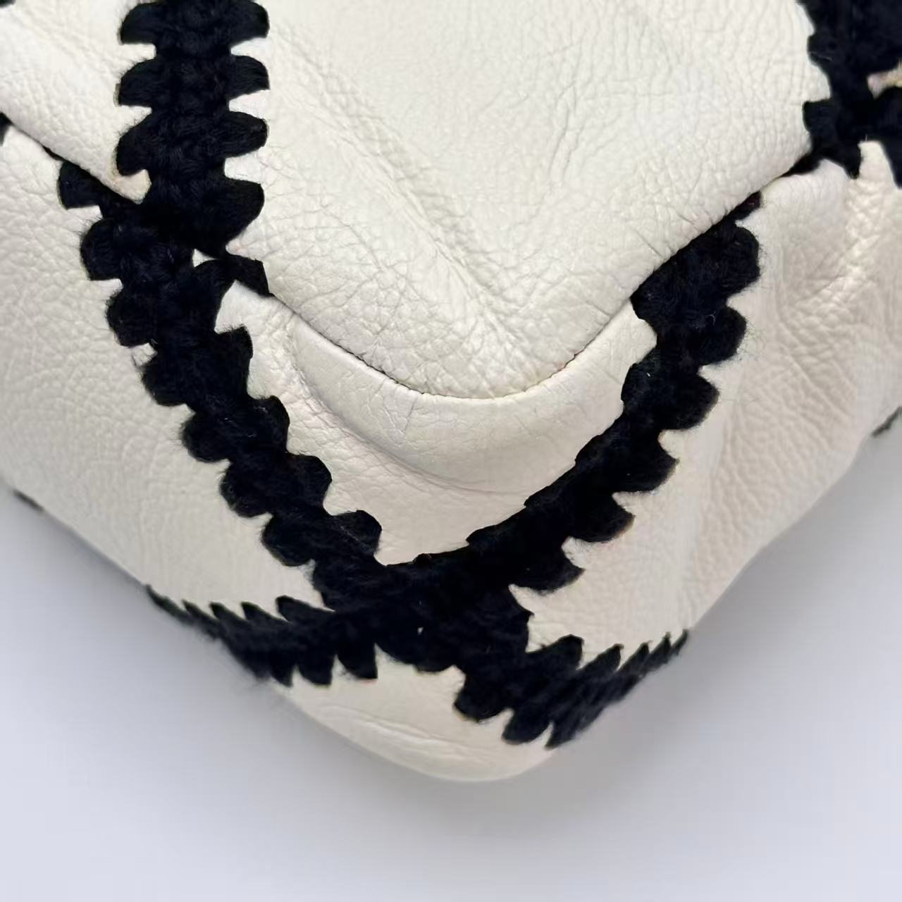 Chanel 19bag medium B&W handbag
