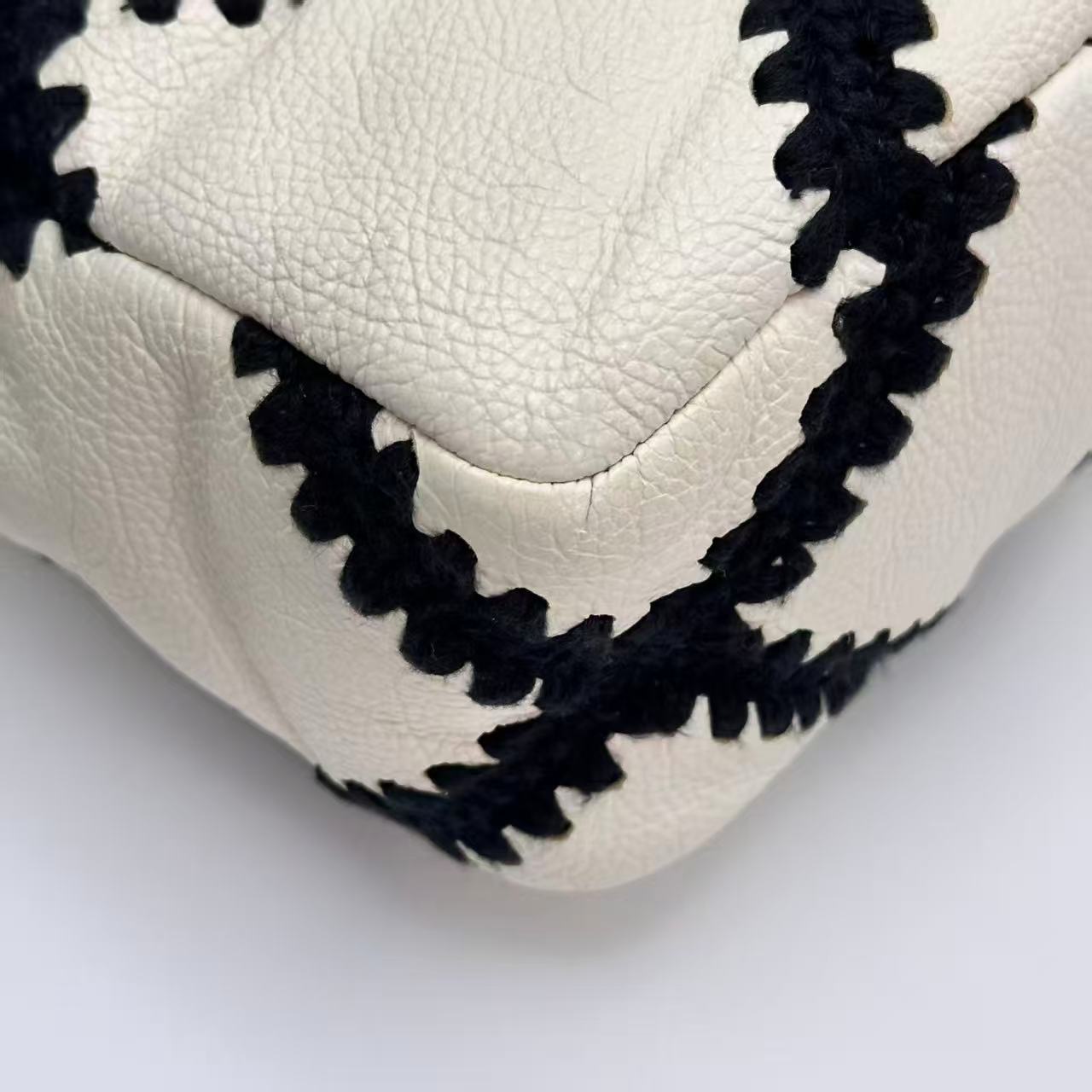 Chanel 19bag medium B&W handbag